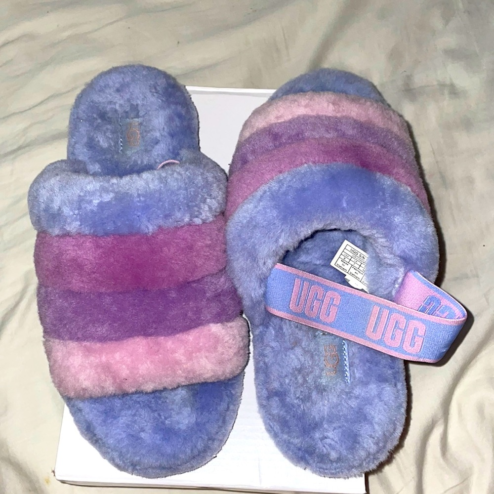 UGGs slides